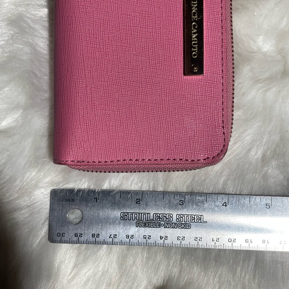Vince Camuto leather wristlet - Picture 12 of 12